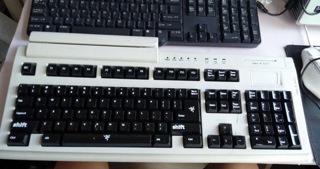 机械键盘轴的区别