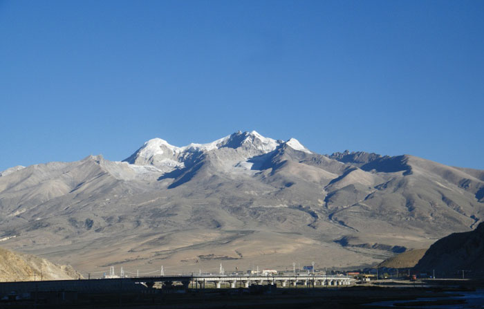 ps cc合成雪山后的月亮场景教程(1)