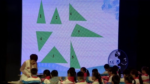 人教版四年级数学下册《三角形的分类》教研优质课视频-执教老师：徐老师