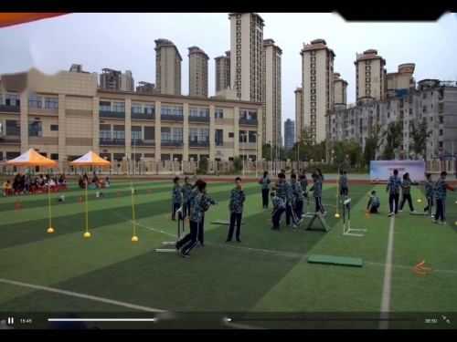 《障碍跑》示范课教学视频-人教版八年级体育-江西省优秀课例展示活动