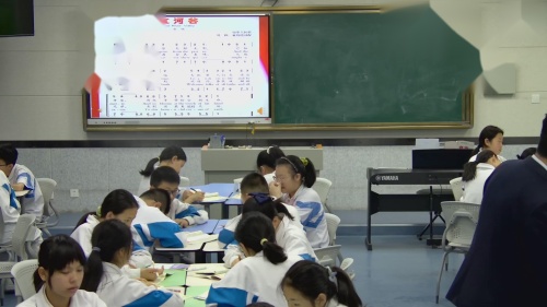 《红河谷》人音版七年级音乐下册优质课视频-执教老师：张泽