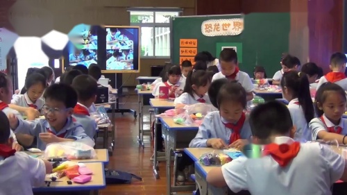 《恐龙世界》获奖教学视频-执教老师：刘老师-湘美版三年级美术下册