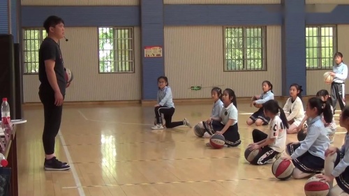 《立定跳远》体育人教版三年级上册课堂教学视频-执教老师：蒲老师