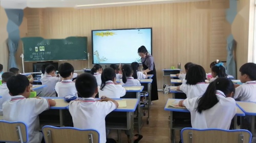《两位数加一位数》人教版一下数学新课标研讨课视频-执教老师：刘思欣
